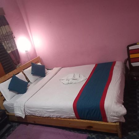 Galaxy Inn Guest House Покхара Екстер'єр фото